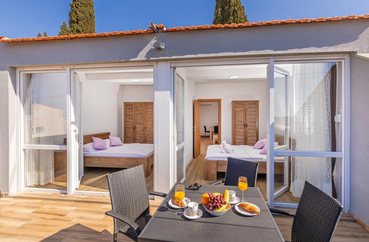 Apartments Sweet And Cozy 챠브타트 외부 사진