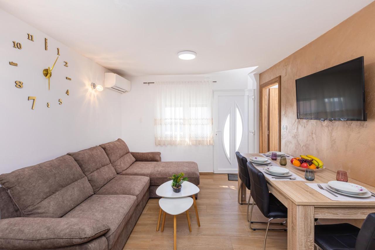 Apartments Sweet And Cozy 챠브타트 외부 사진