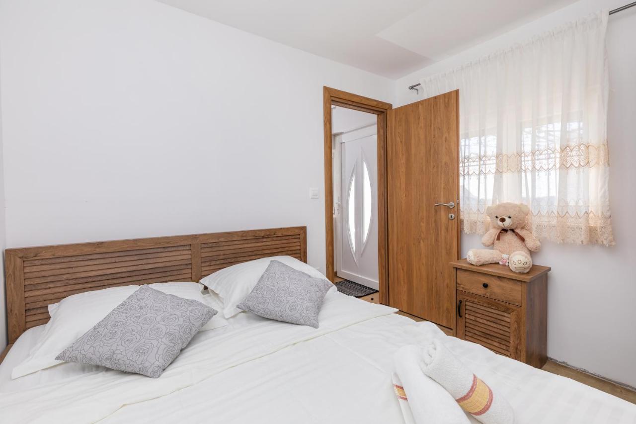 Apartments Sweet And Cozy 챠브타트 외부 사진