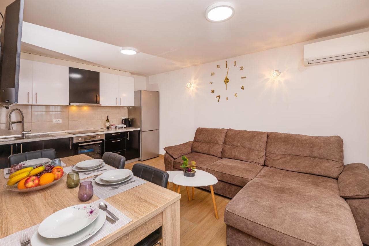 Apartments Sweet And Cozy 챠브타트 외부 사진