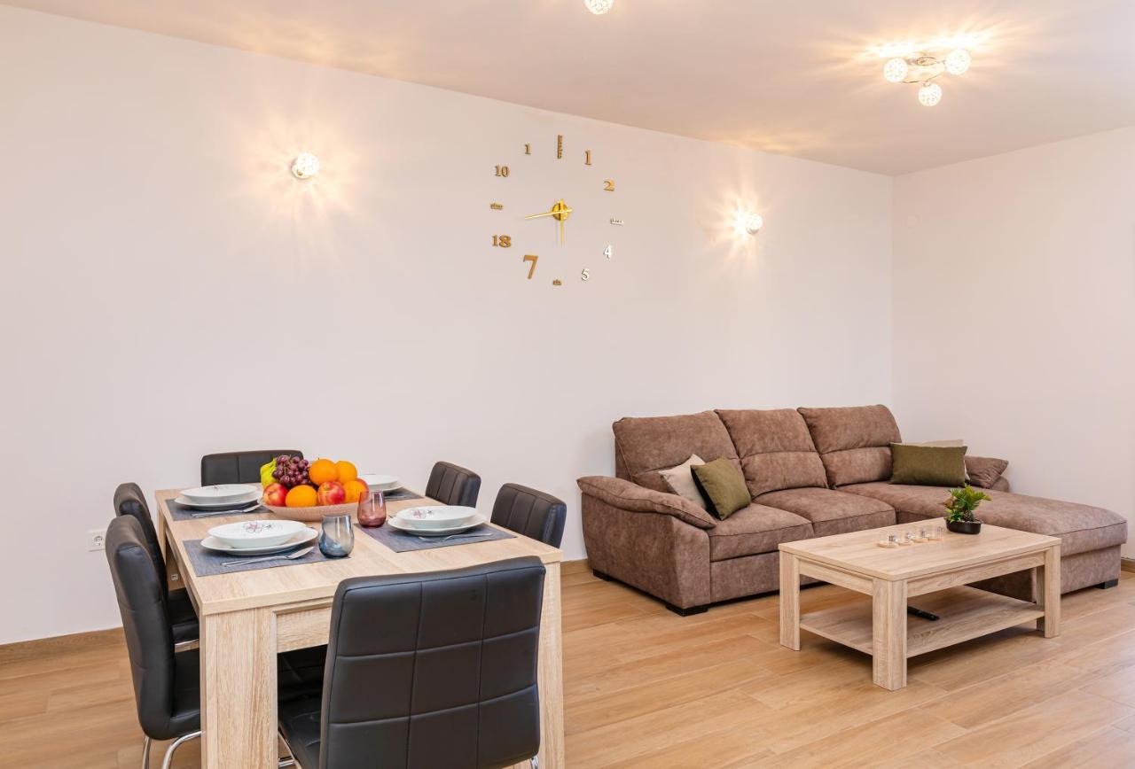 Apartments Sweet And Cozy 챠브타트 외부 사진