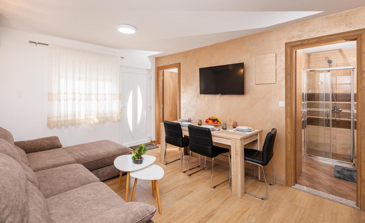 Apartments Sweet And Cozy 챠브타트 외부 사진