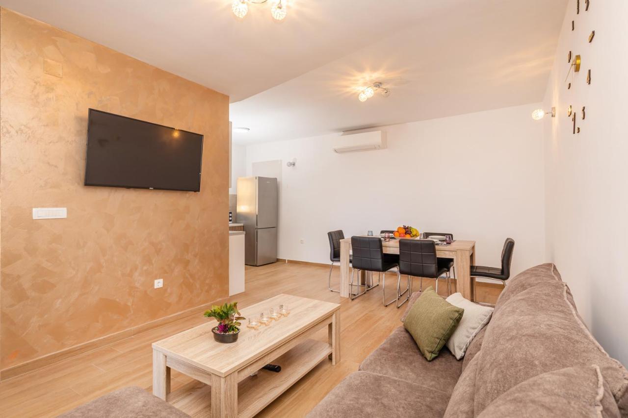 Apartments Sweet And Cozy 챠브타트 외부 사진