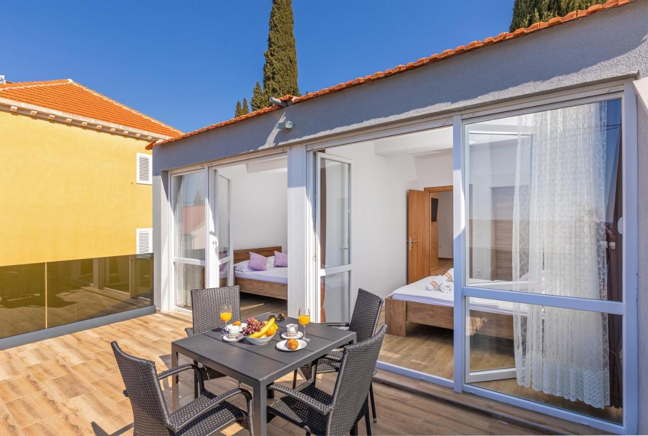 Apartments Sweet And Cozy 챠브타트 외부 사진