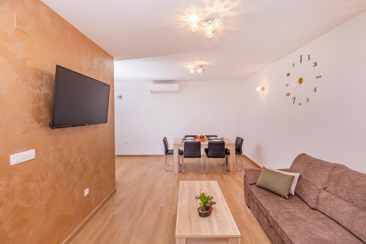 Apartments Sweet And Cozy 챠브타트 외부 사진