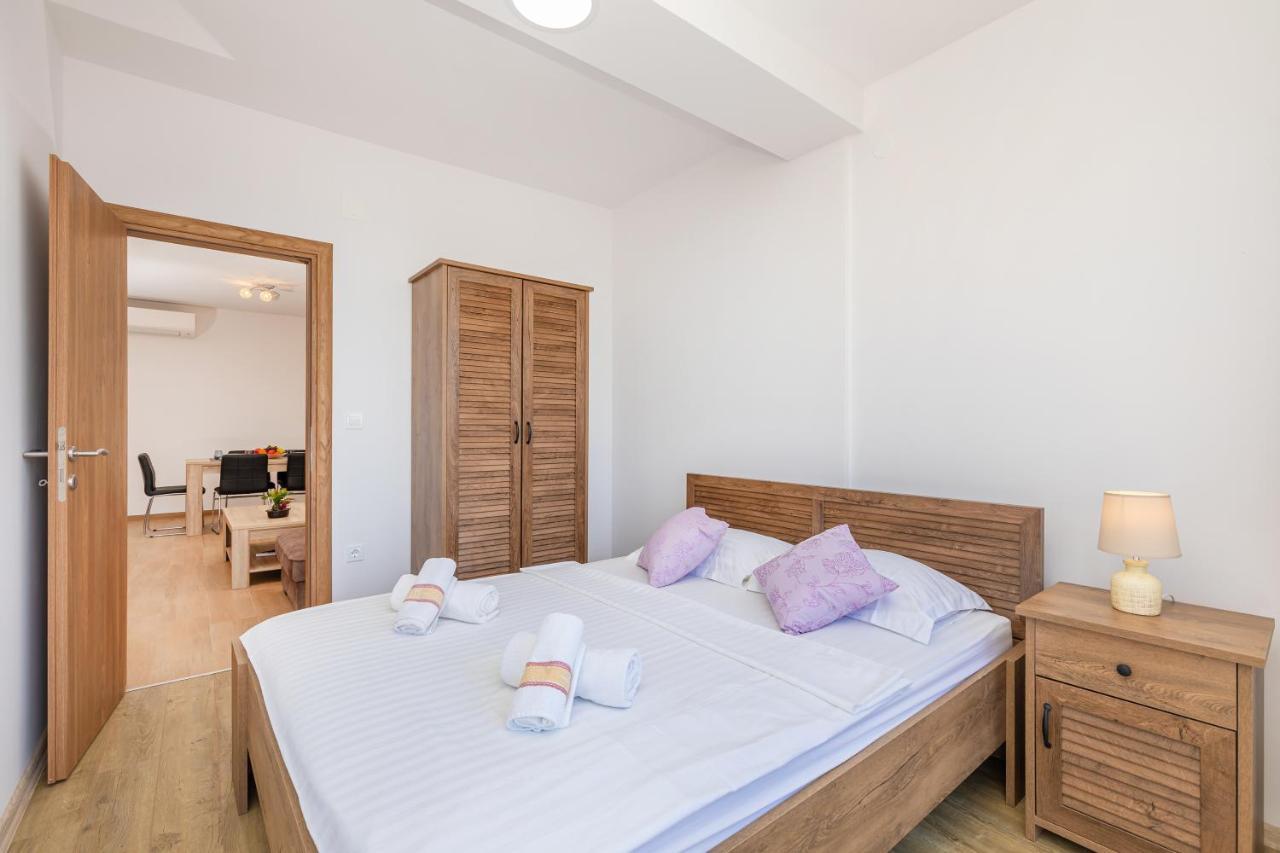 Apartments Sweet And Cozy 챠브타트 외부 사진